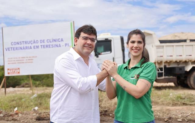 Pré-candidato Rafael Fonteles com a vereadora Tanandra Sarapatinhas